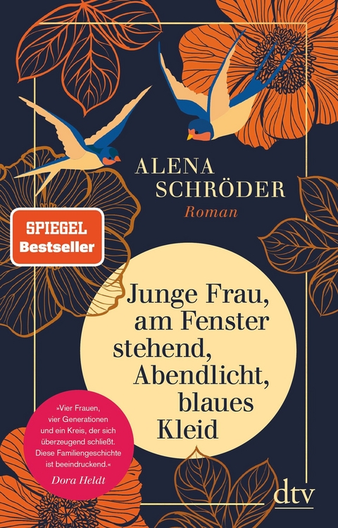 Junge Frau, am Fenster stehend, Abendlicht, blaues Kleid -  Alena Schröder