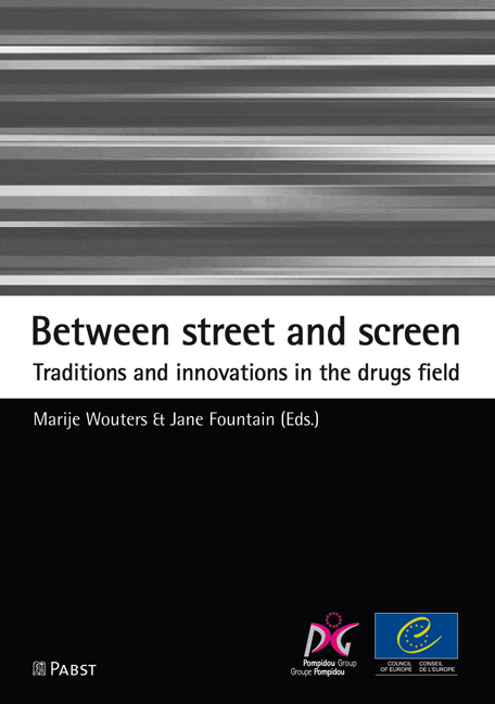 Between street and screen - 