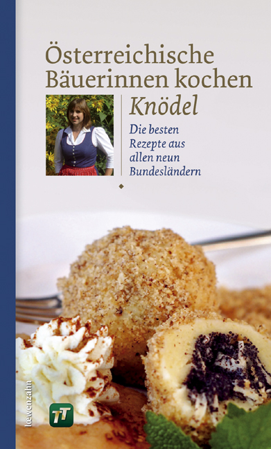 Österreichische Bäuerinnen kochen Knödel - 