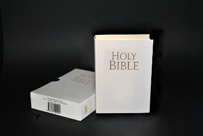 NJB Pocket Edition, White Cased Gift Bible - Henry Wansbrough