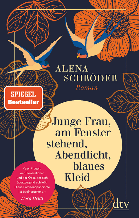 Junge Frau, am Fenster stehend, Abendlicht, blaues Kleid - Alena Schröder