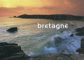 JOUR EN BRETAGNE -UN- BILINGUE FR A ANGL -  RANNOU C